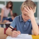 Gérer le stress des examens : Conseils pratiques pour aider votre enfant à réussir